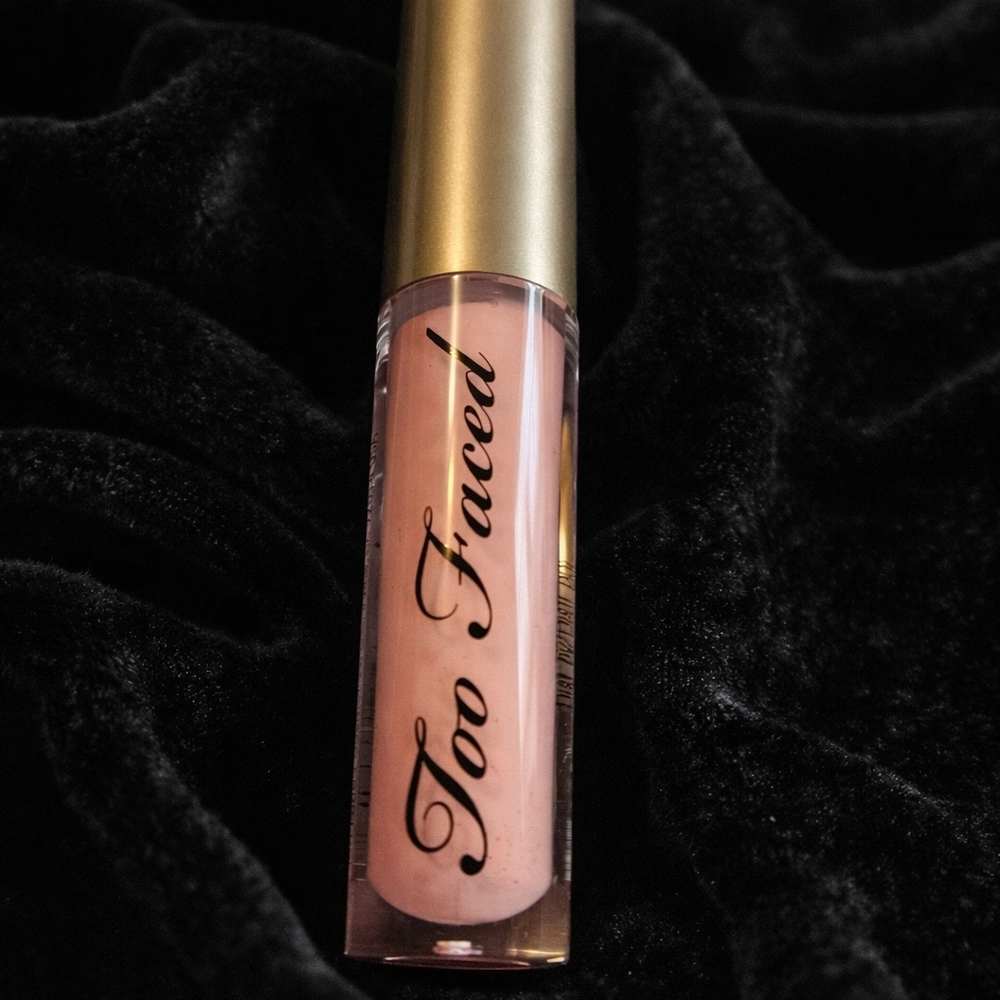 Too Faced Liquid Lipstick in Light Pink Nude - Naked Dolly